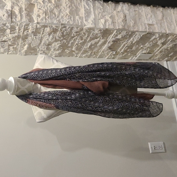 Scarf 100% Viscose rusty brown, blk and white - Picture 3 of 7